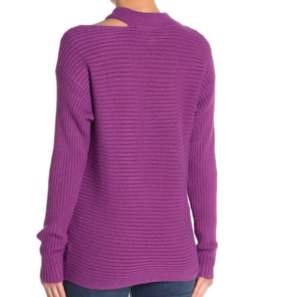 Dee Elly Cutout Shoulder Ribbed Knit Sweater - Picture 2 of 5